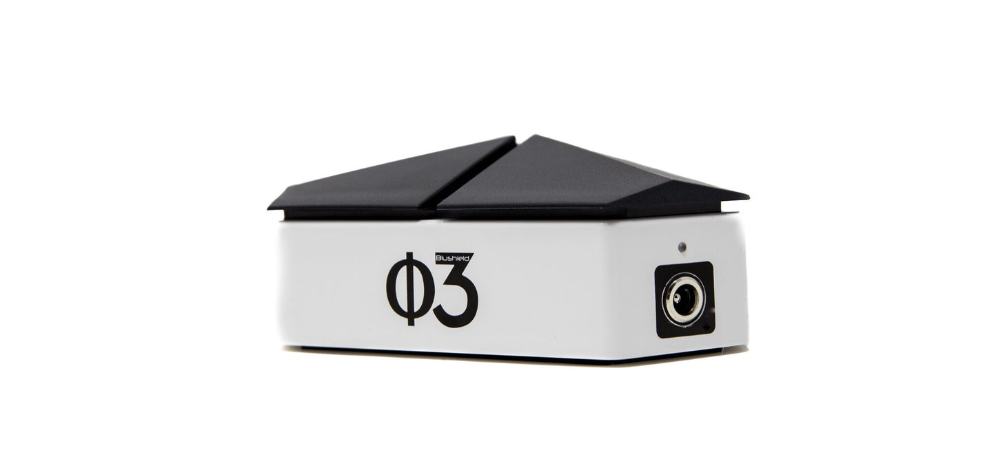 EMF PROTECTION  - Photo of Phi 03, front view